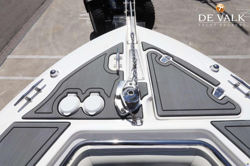 Boston Whaler 270 Outrage