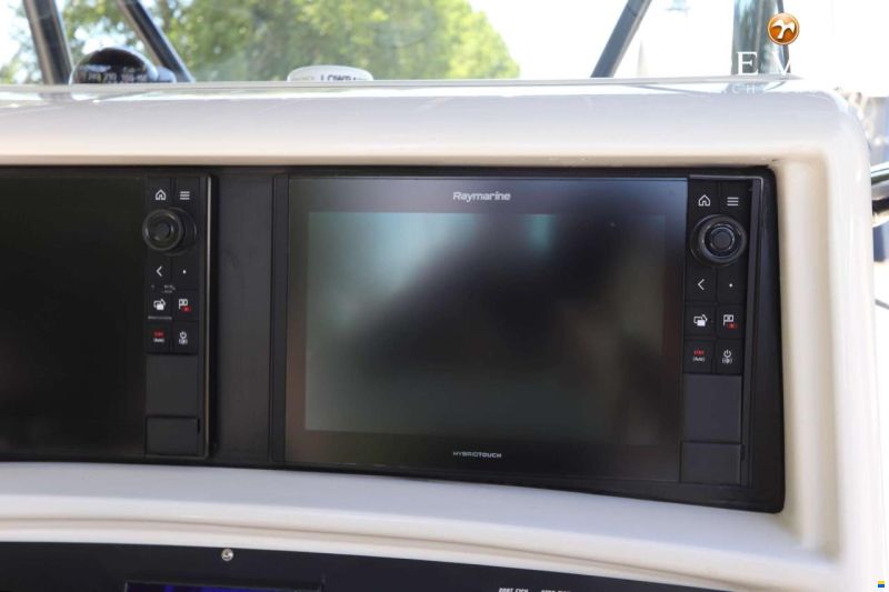 Boston Whaler 270 Outrage