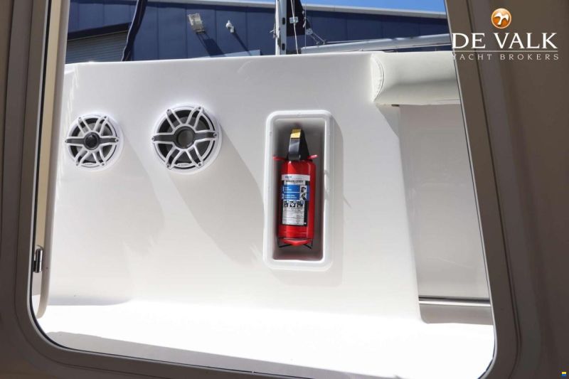 Boston Whaler 270 Outrage