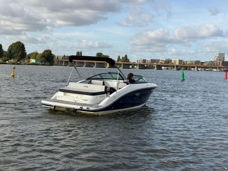 Sea Ray SPX 210