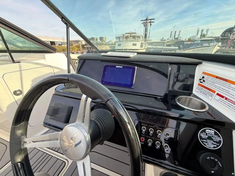 Sea Ray SPX 210