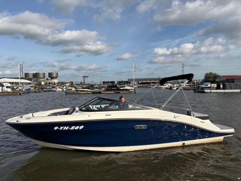 Sea Ray SPX 210
