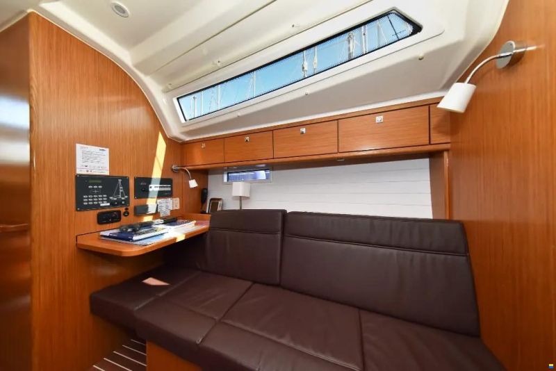 Bavaria Cruiser 37