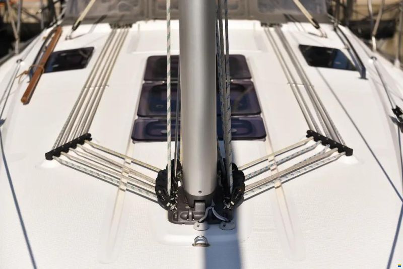 Bavaria Cruiser 37