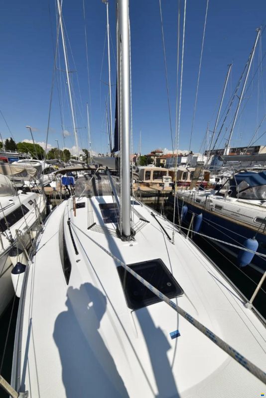 Bavaria Cruiser 37