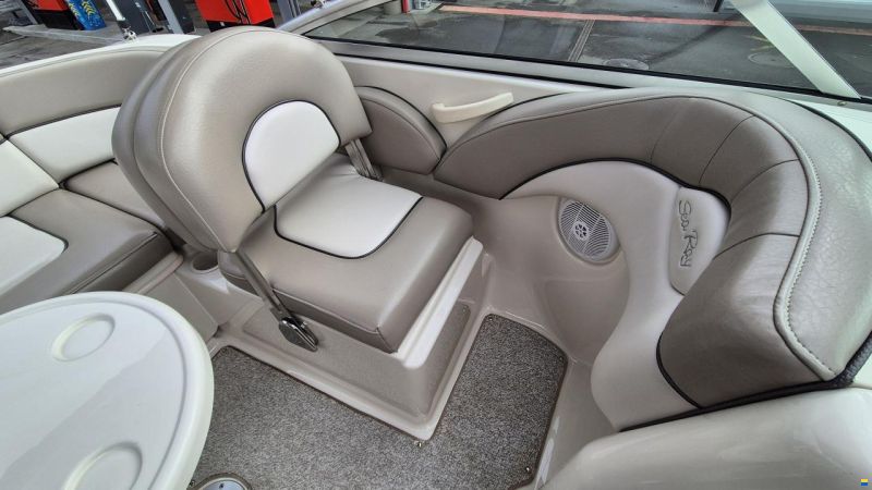 Sea Ray 200 Sundeck