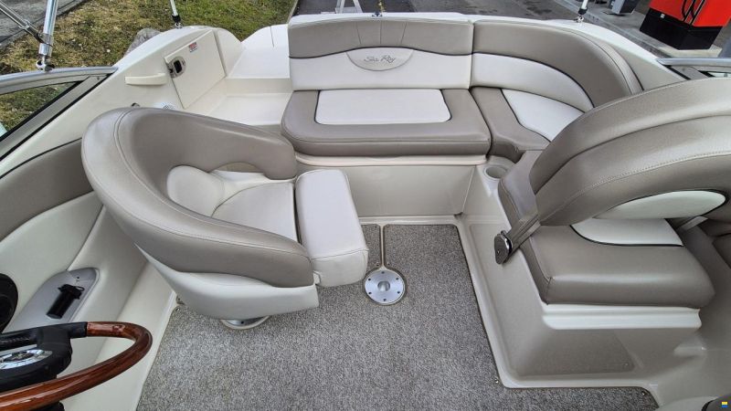 Sea Ray 200 Sundeck