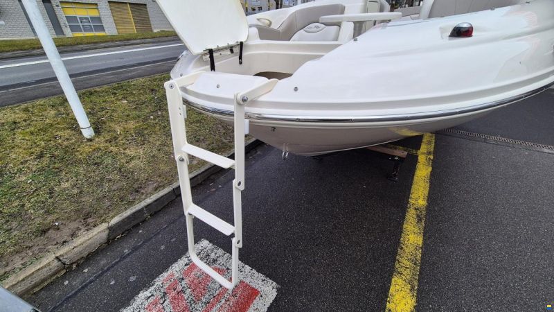 Sea Ray 200 Sundeck