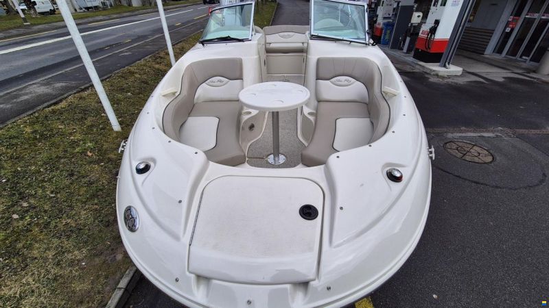 Sea Ray 200 Sundeck