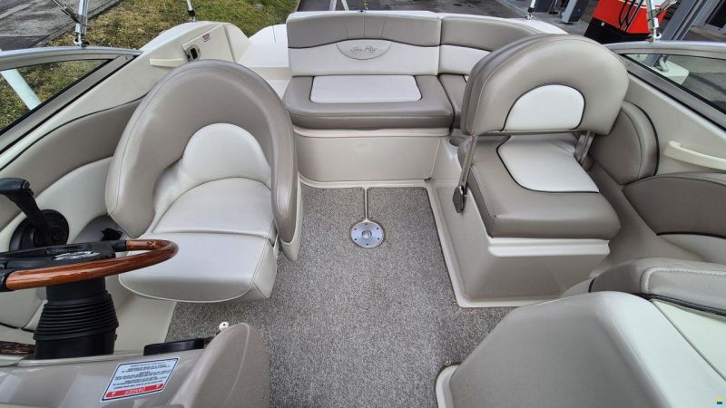 Sea Ray 200 Sundeck
