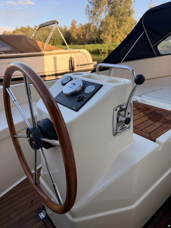 Interboat 22