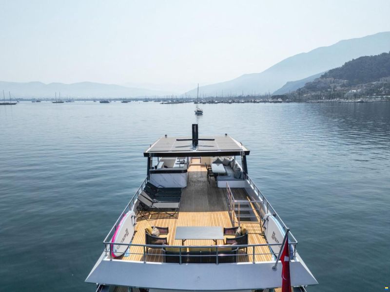 Custom Trawler 27m