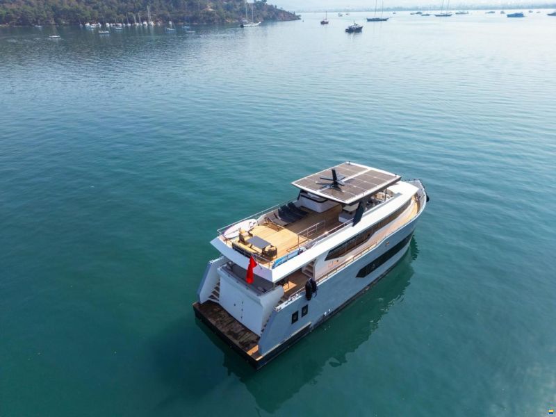 Custom Trawler 27m