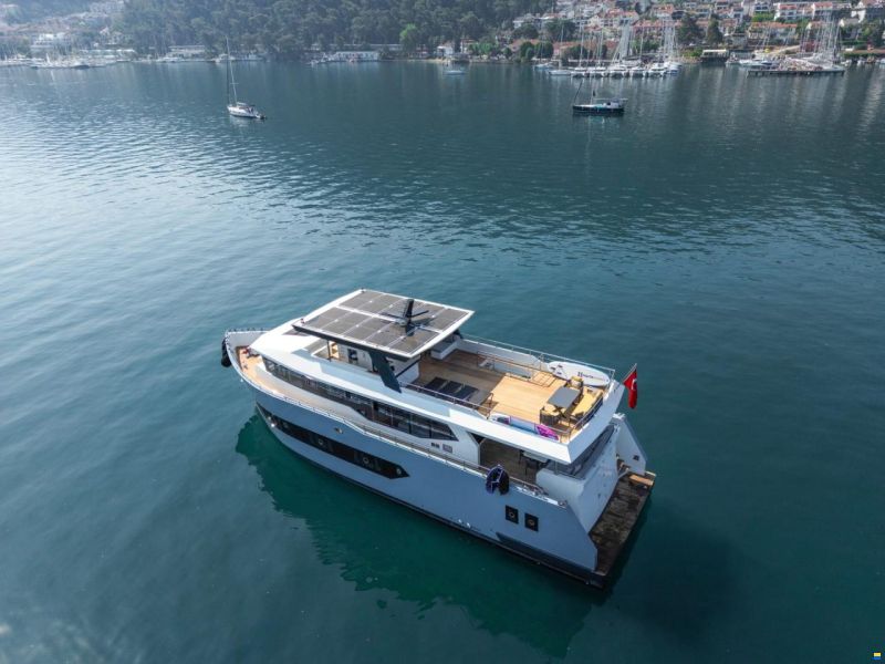 Custom Trawler 27m