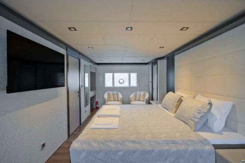 Custom Trawler 27m