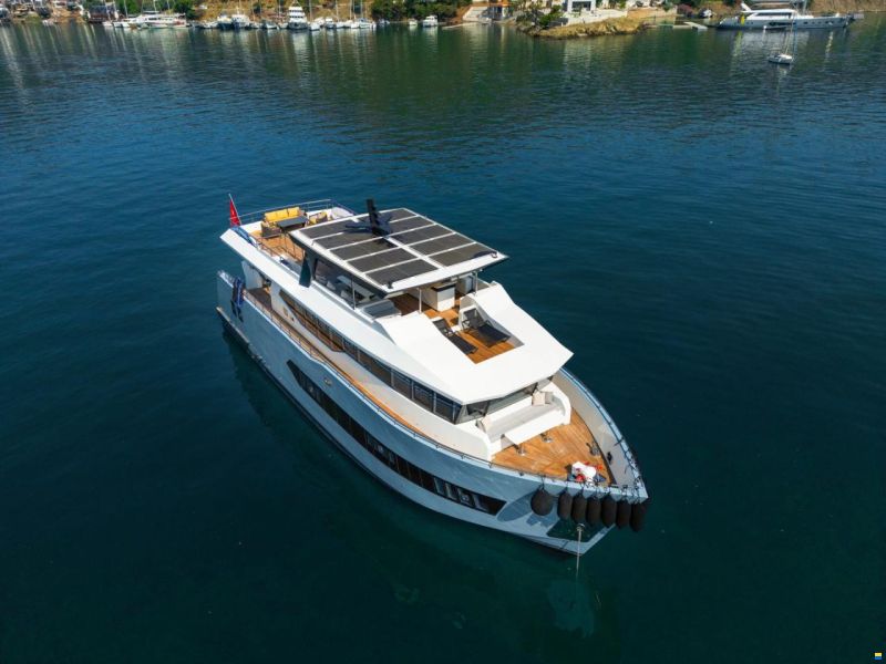 Custom Trawler 27m