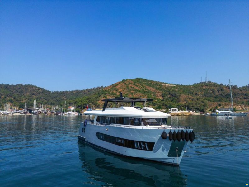 Custom Trawler 27m