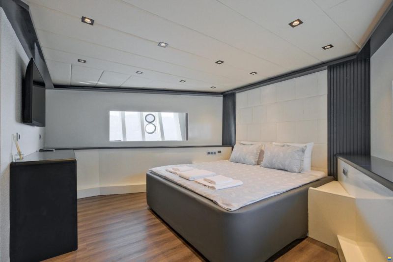 Custom Trawler 27m
