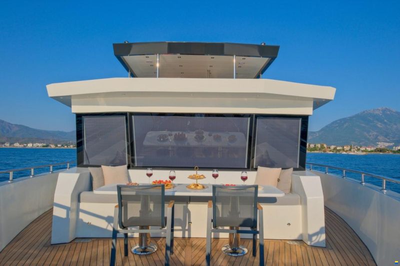 Custom Trawler 27m