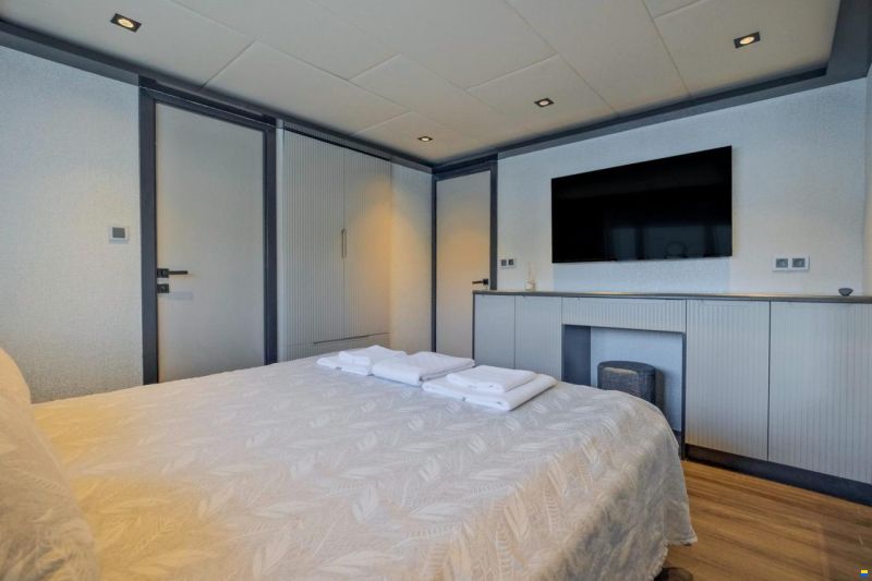 Custom Trawler 27m