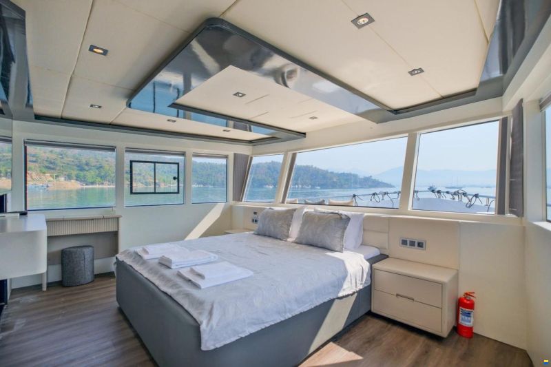 Custom Trawler 27m