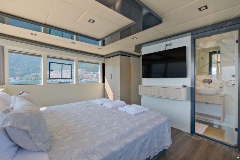 Custom Trawler 27m