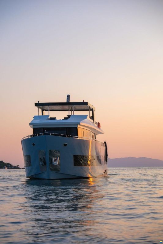 Custom Trawler 27m