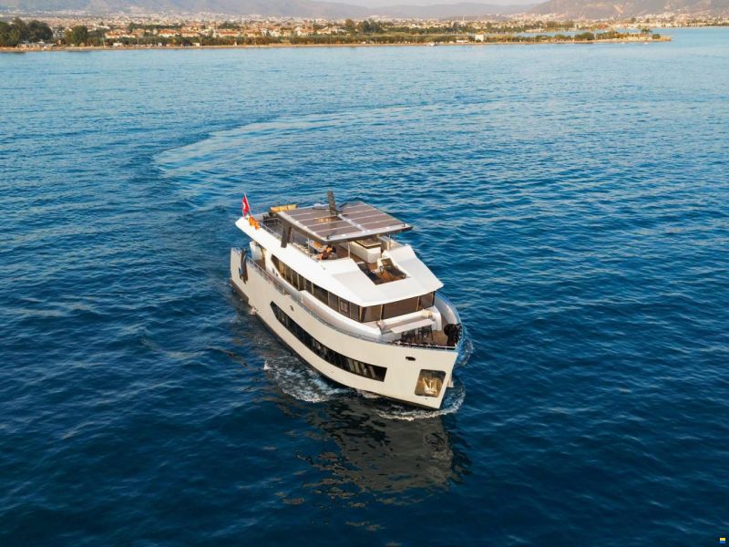 Custom Trawler 27m