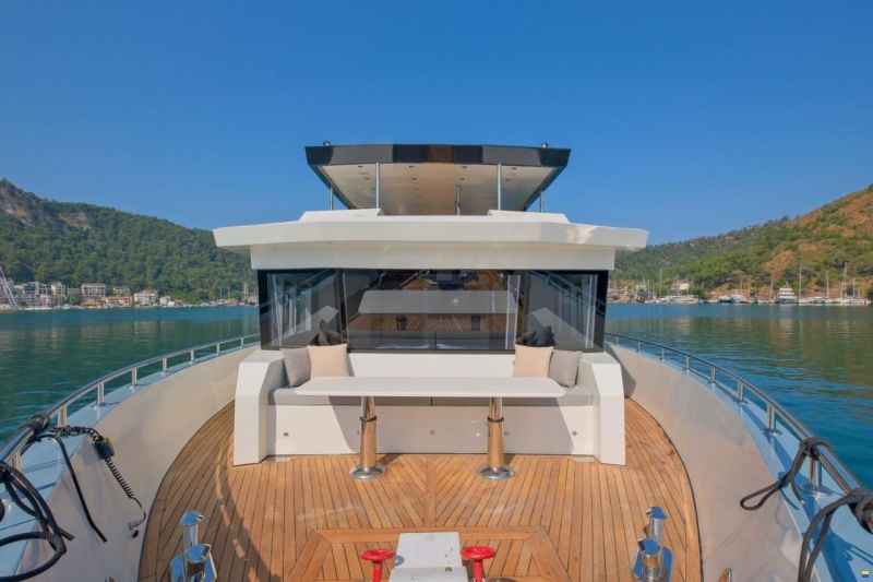 Custom Trawler 27m