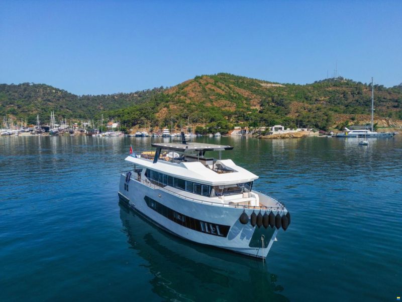 Custom Trawler 27m
