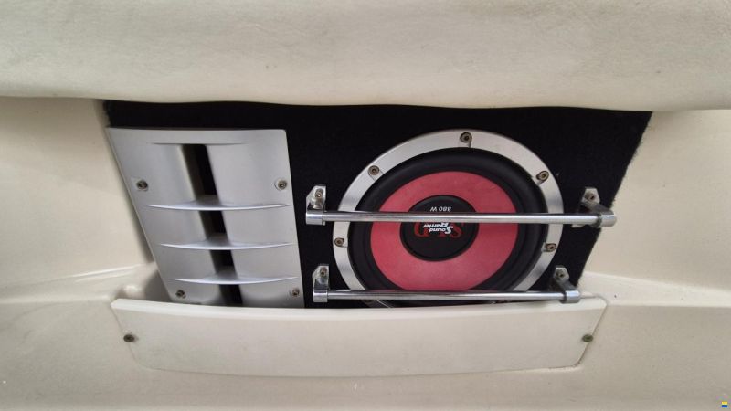 Rinker 232 Captiva Cuddy