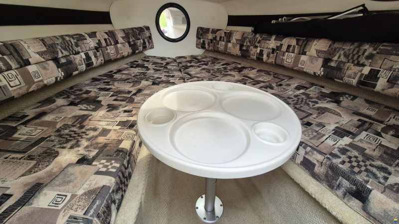 Rinker 232 Captiva Cuddy