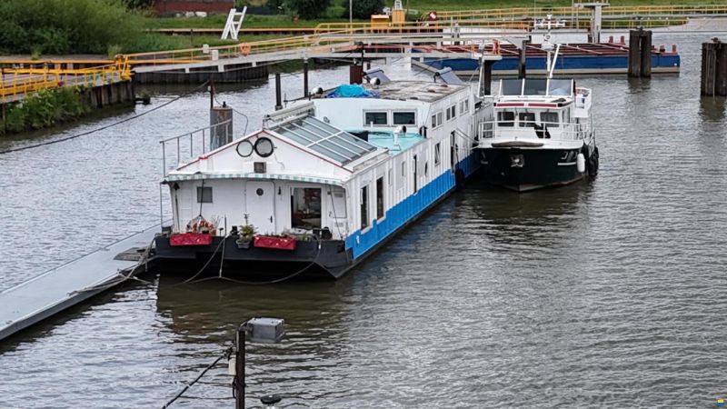 Hausboot / Wohnschiff