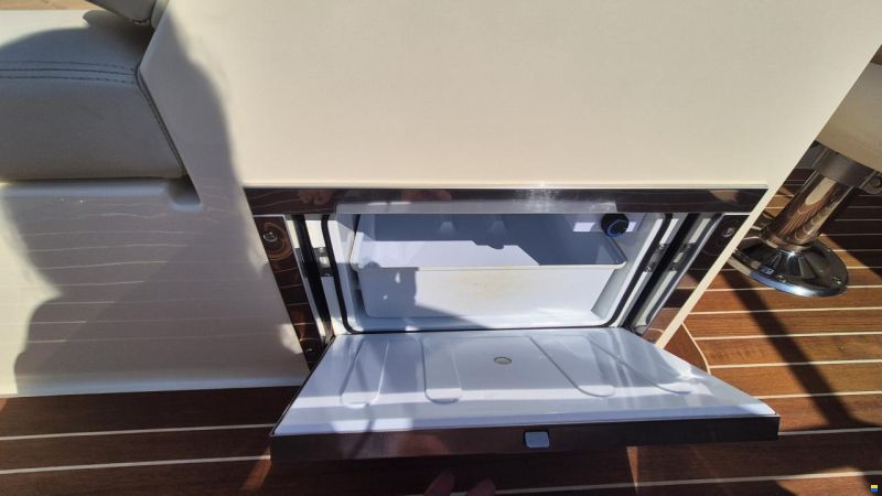 Chris Craft Corsair 32
