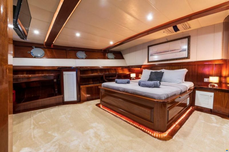 Custom Schooner 38m