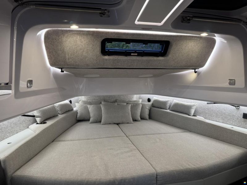 Axopar 45 XC Cross Cabin