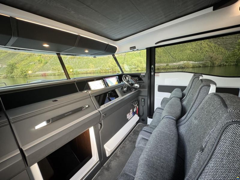 Axopar 45 XC Cross Cabin