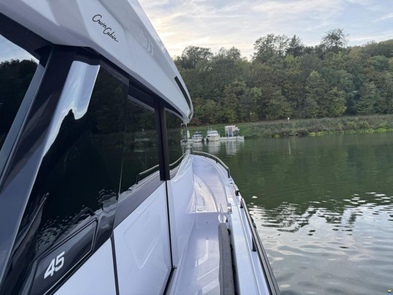 Axopar 45 XC Cross Cabin