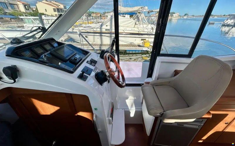 Jeanneau Merry Fisher 855