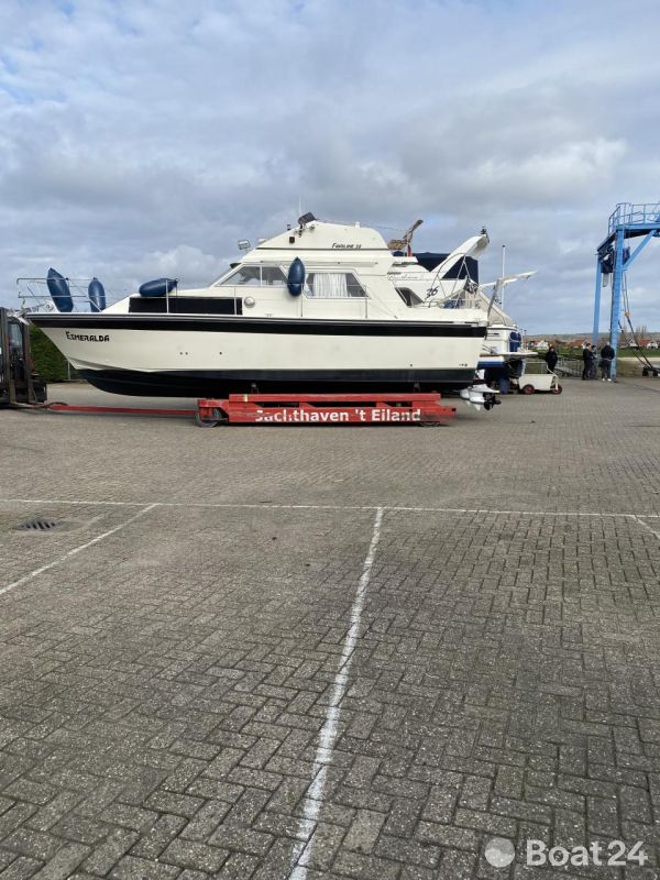 Fairline Sedan32