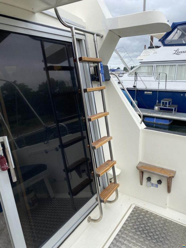 Fairline Sedan32