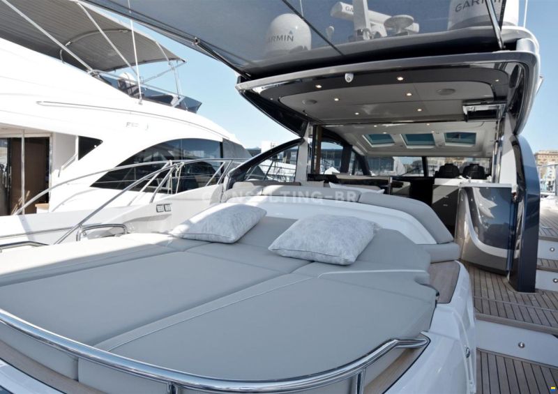 Princess YACHTS V55