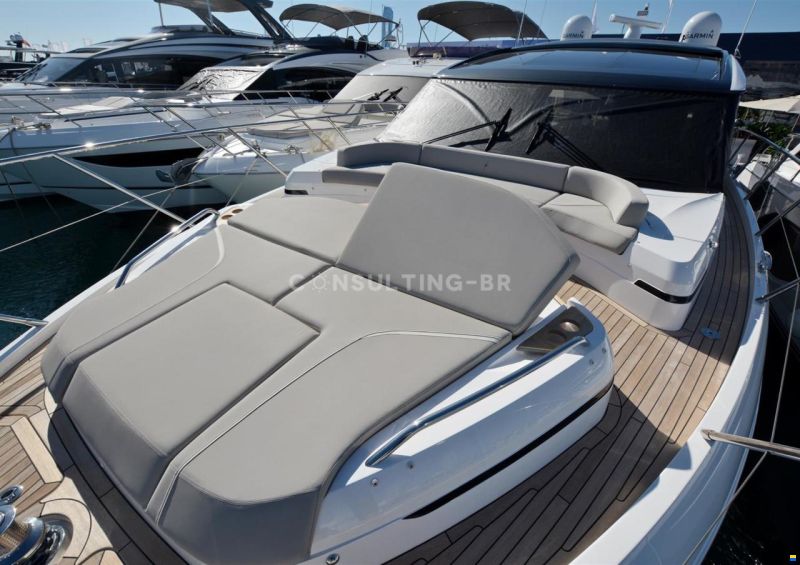 Princess YACHTS V55