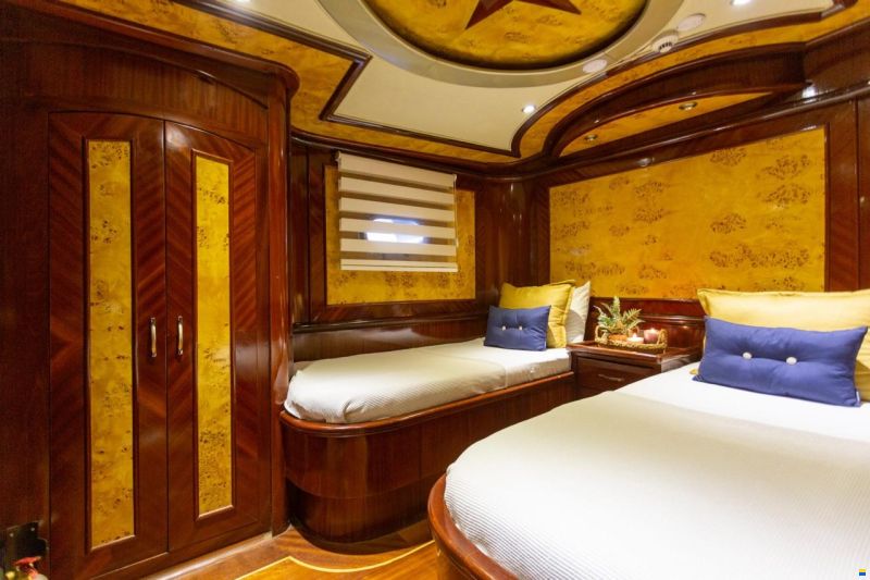 Custom Ketch 24m