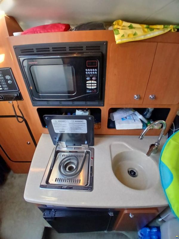 Crownline 270CR