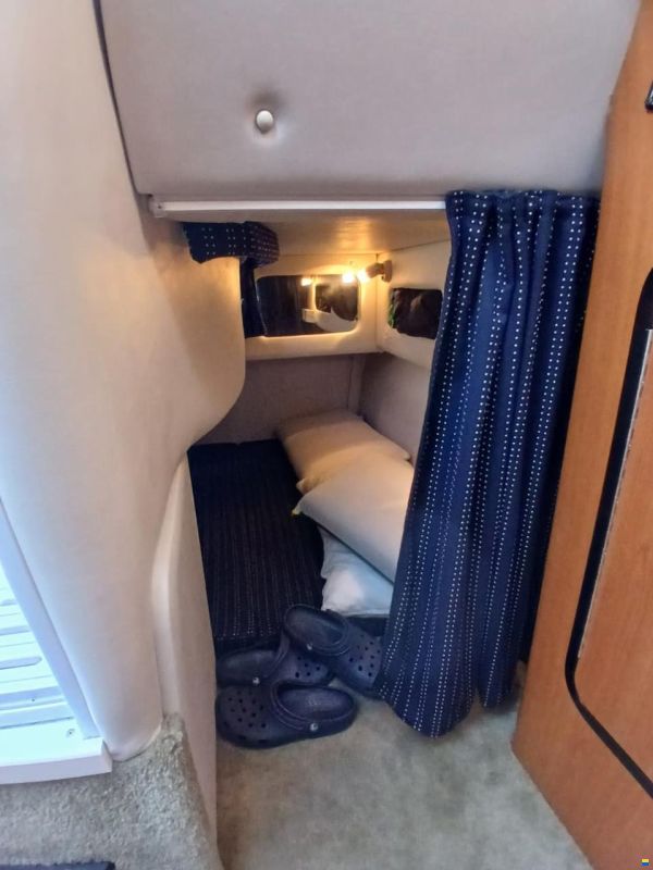 Crownline 270CR