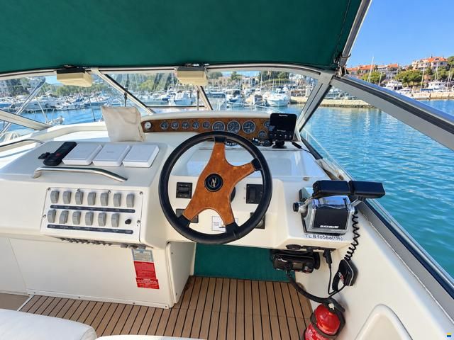 Sea Ray SUNDANCER 290