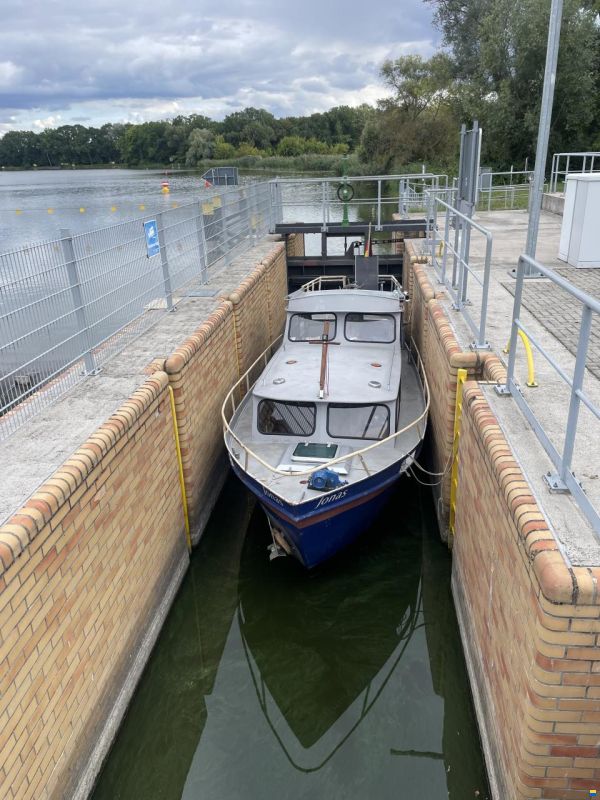 Stahlkajütboot