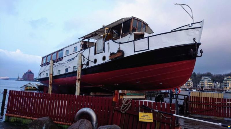 Wohnschiff / Hausboot