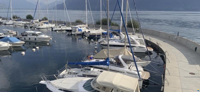 Place d'amarrage (9x3) au Port Pichette
